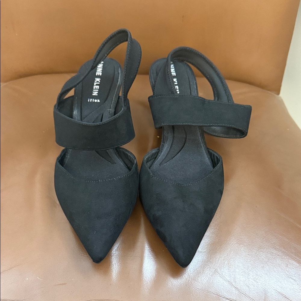 Anne Klein Black Pointed Toe Heels